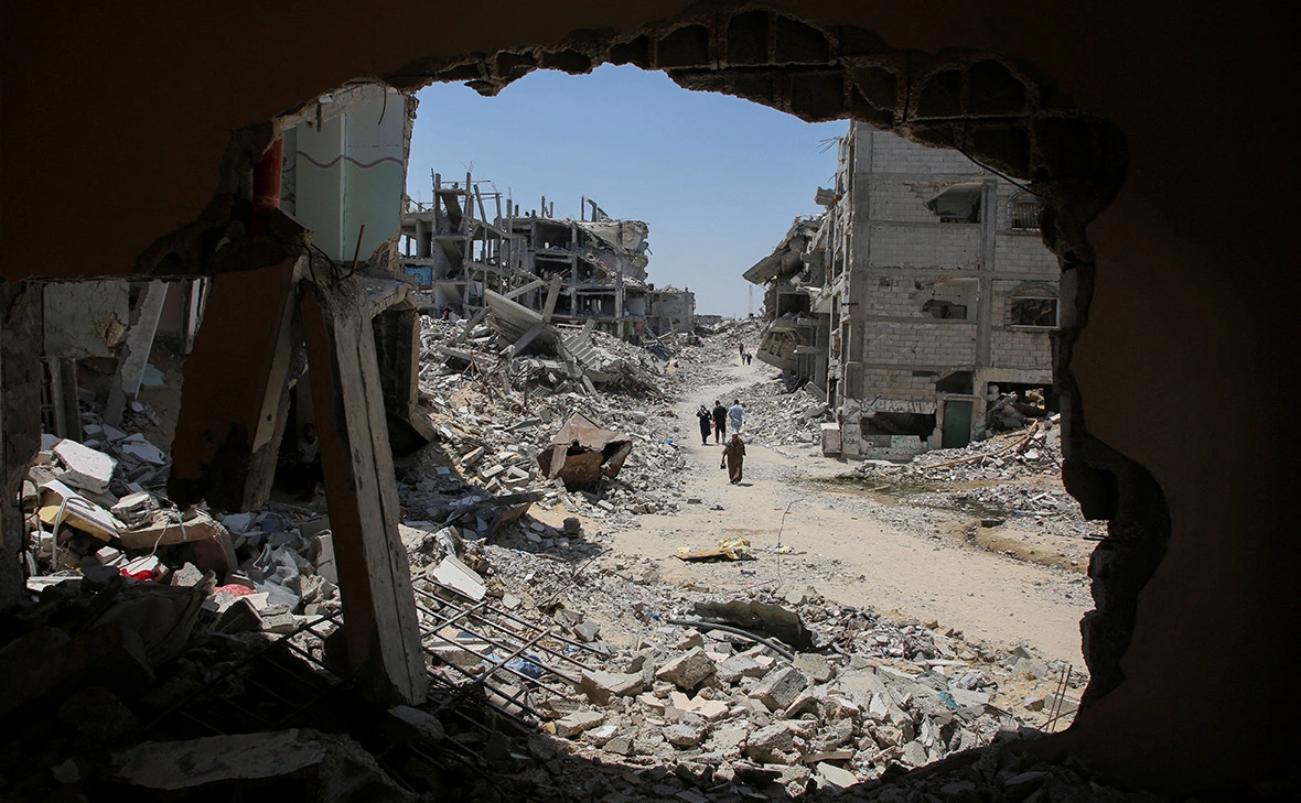 Hatem Khaled / Reuters