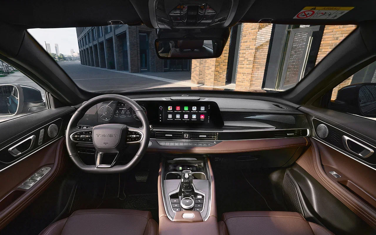 Tenet T7. На выбор две комплектации