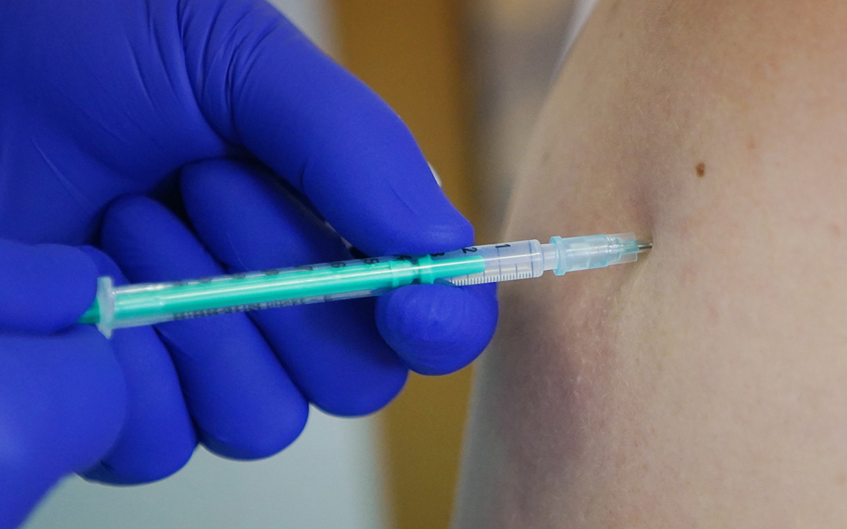 Власти назвали причину смерти украинца после вакцинации от COVID-19
