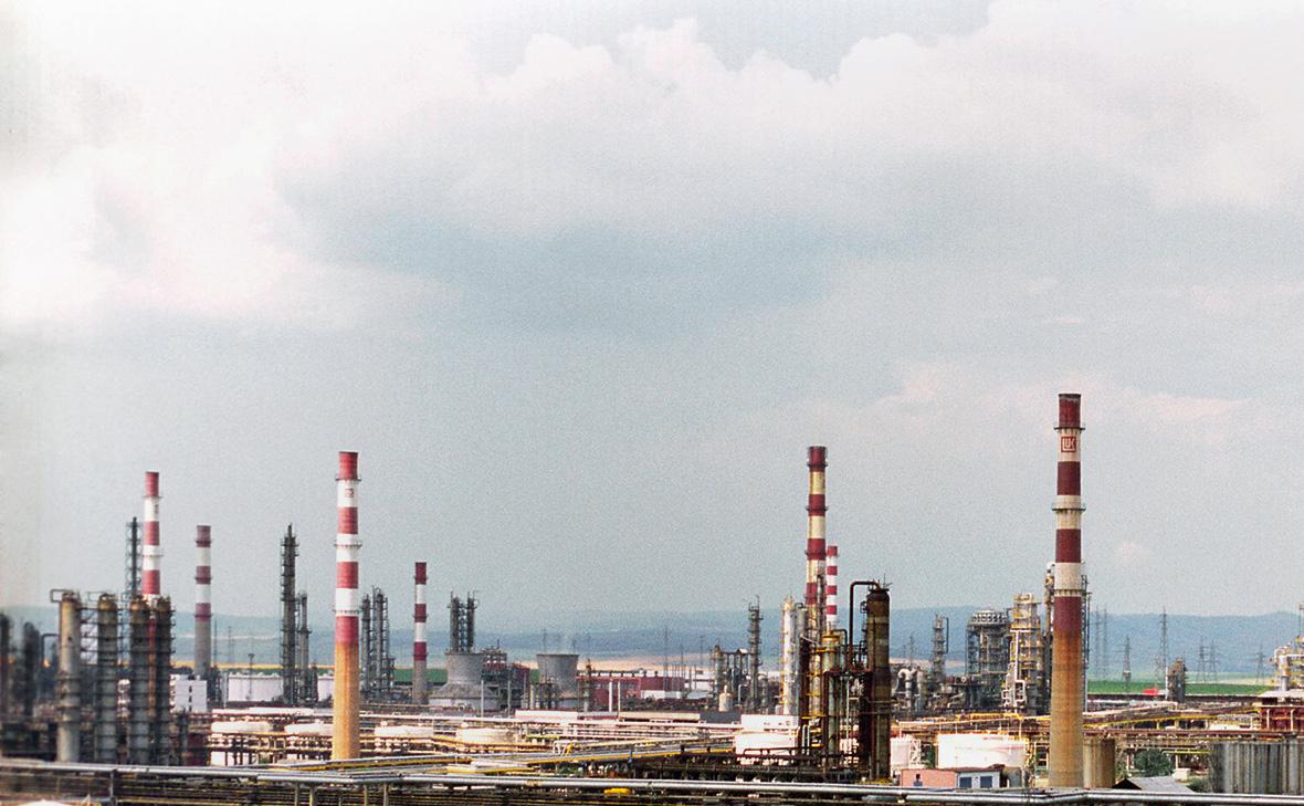 Нефтеперерабатывающий завод в Бургасе, Болгария