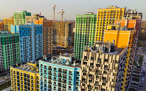 Число сделок в новостройках Москвы и Подмосковья выросло на 43% за год