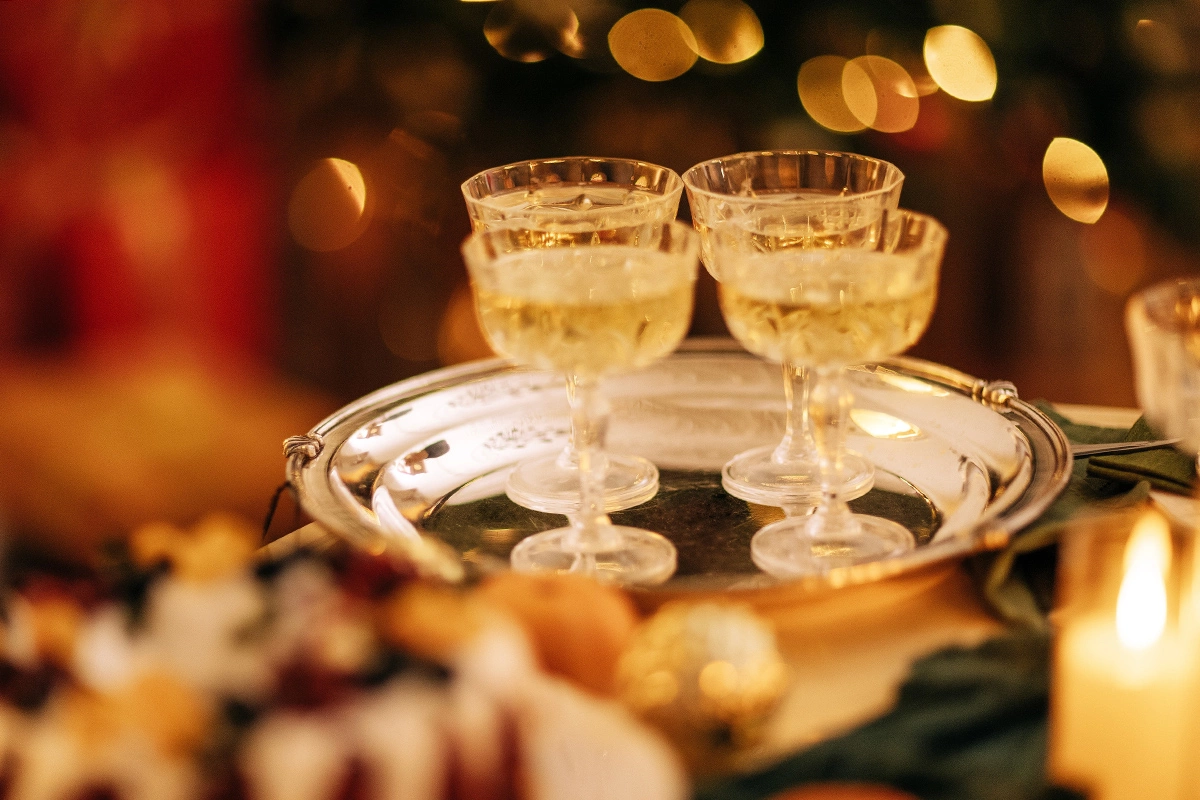 Стабильность накануне роста: рынок игристого в России в 2025 году