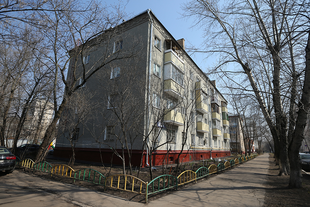 Кирпичный дом серии 1-447 на Таганрогской улице, 19