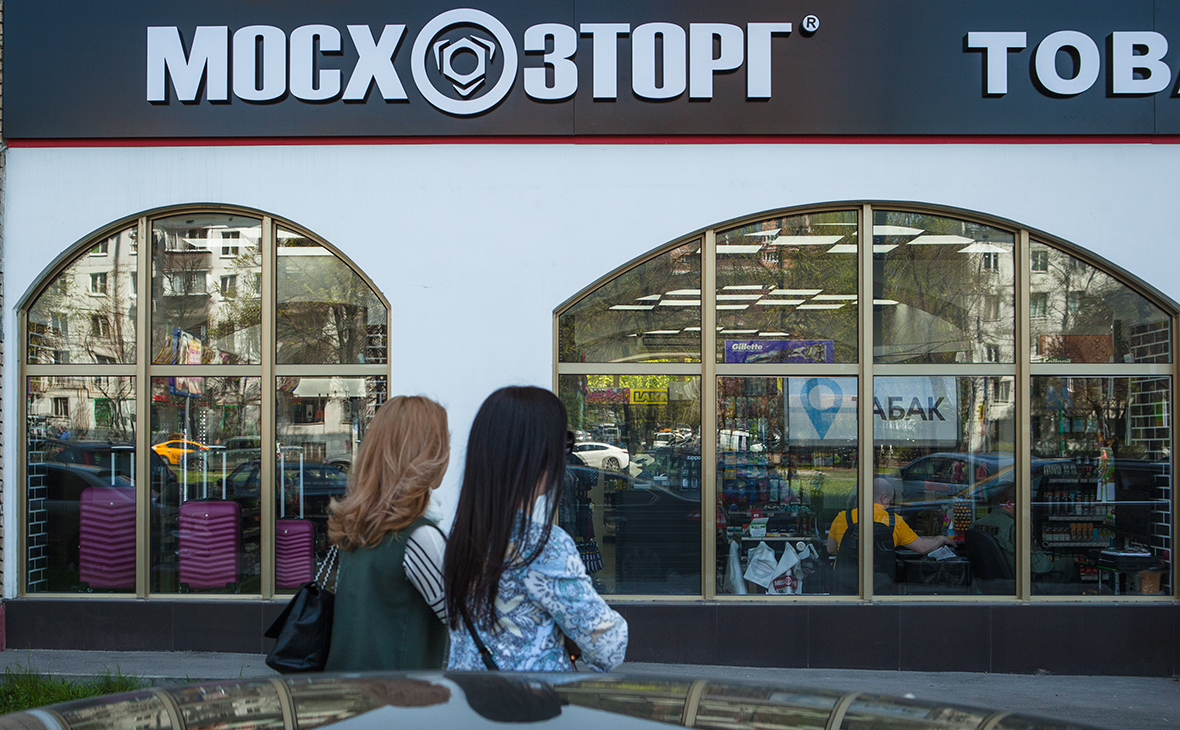 «Мосхозторг» начал закрывать магазины в центре Москвы