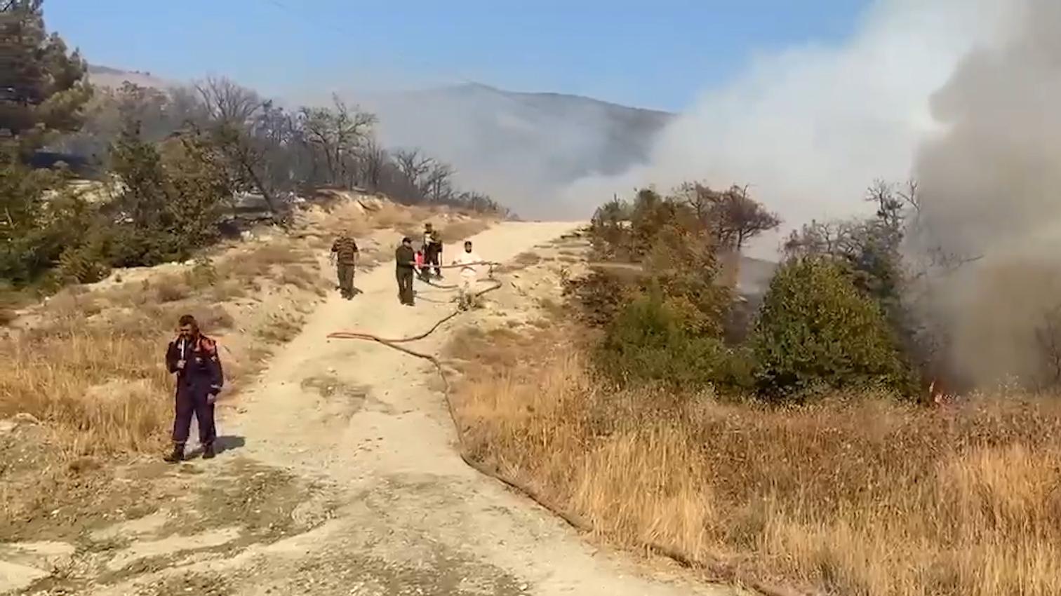 Под Геленджиком начался сильный природный пожар