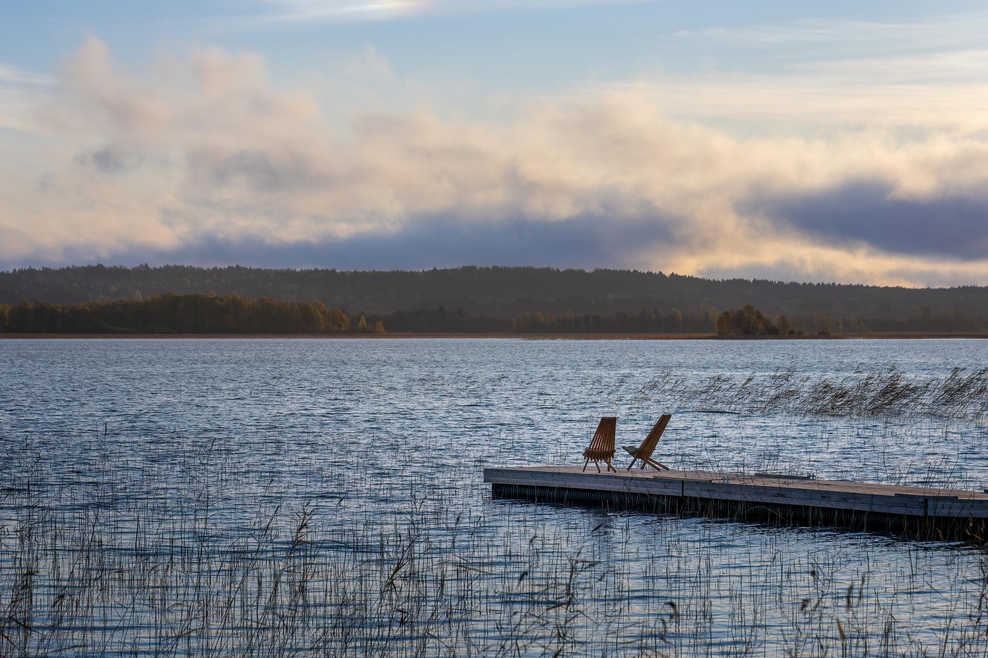 Вид на озеро с территории отеля «Заонежье»