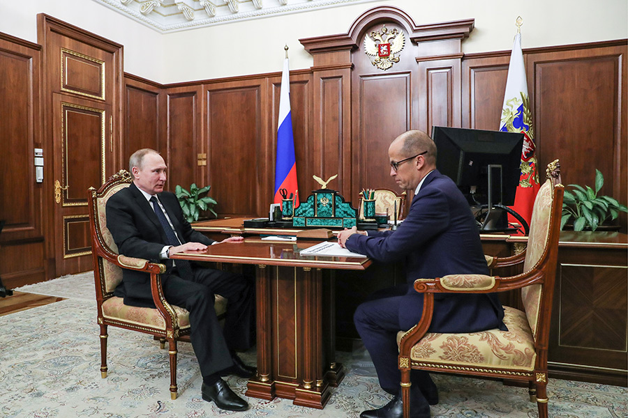 Владимир Путин и Александр Бречалов (слева направо)


