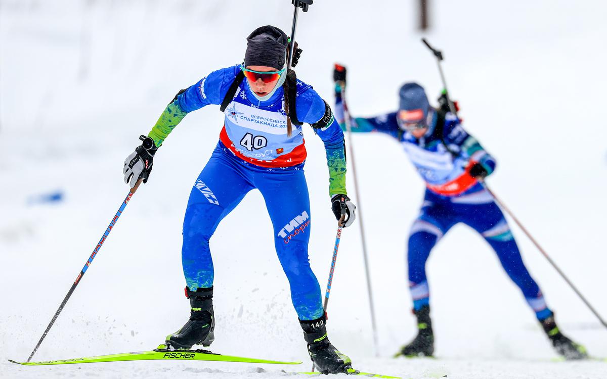 Бывшая лыжница выиграла третье золото в биатлоне на Спартакиаде