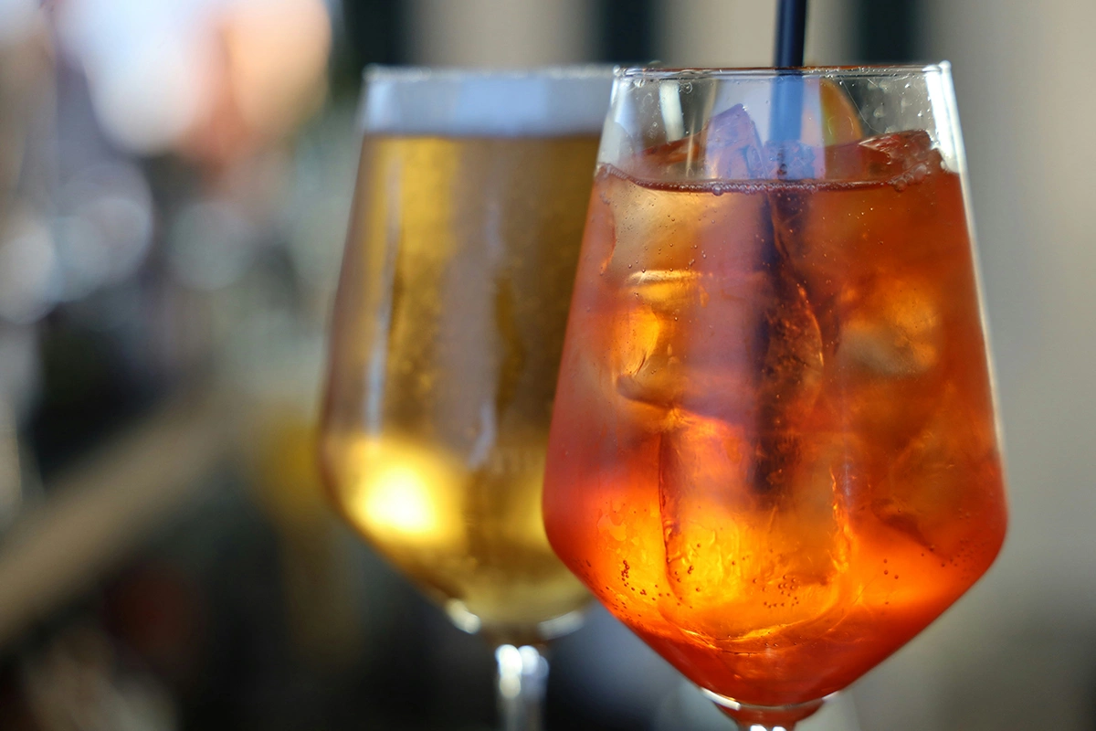 Если смотреть на рост спритц-сегмента, то бренды Aperol и Campari занимают устойчивые позиции в картах заведений в разных странах
