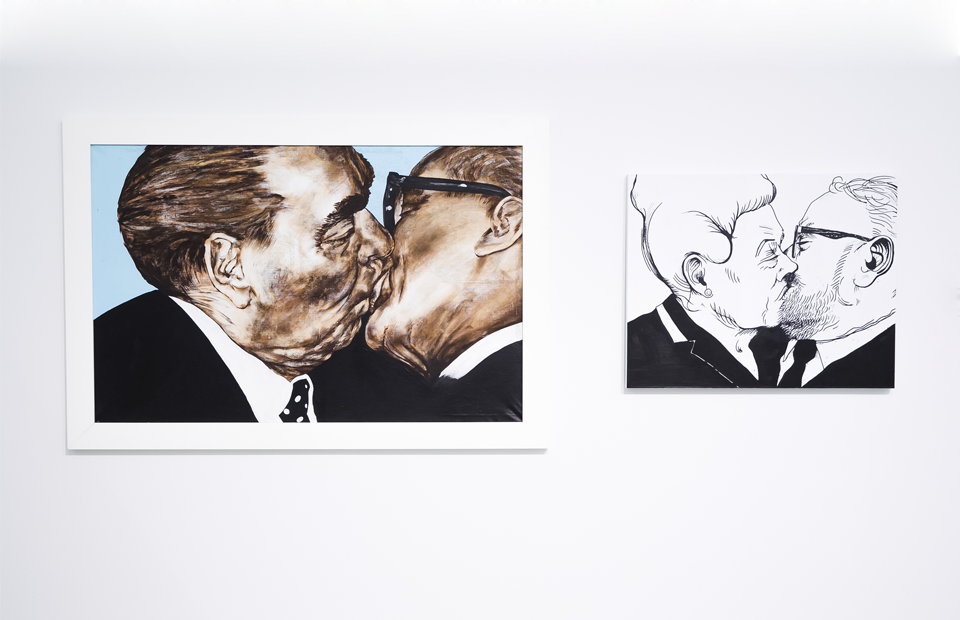 Господи помоги выжить среди. Брежнев и Хонеккер поцелуй. Врубель поцелуй Брежнева. Поцелуй Брежнева и Хонеккера на Берлинской стене. Врубель поцелуй Брежнева и Хонеккера.