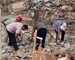 Землетрясение в Китае: 40 человек - погибло, 20 тыс. домов - разрушено