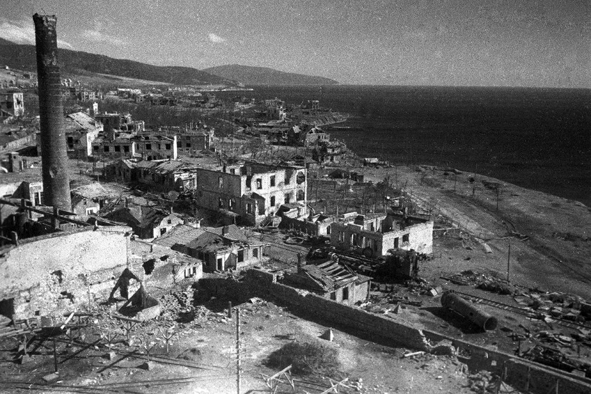 Окраина города Новороссийска после освобождения,&nbsp;1943 год