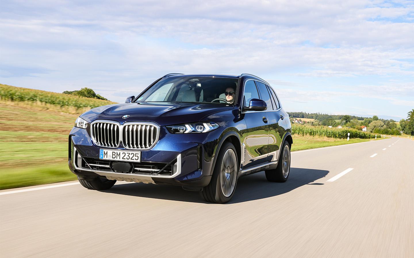Mercedes-Benz против BMW. Кто победит в гонке за покупателем в 2025 году