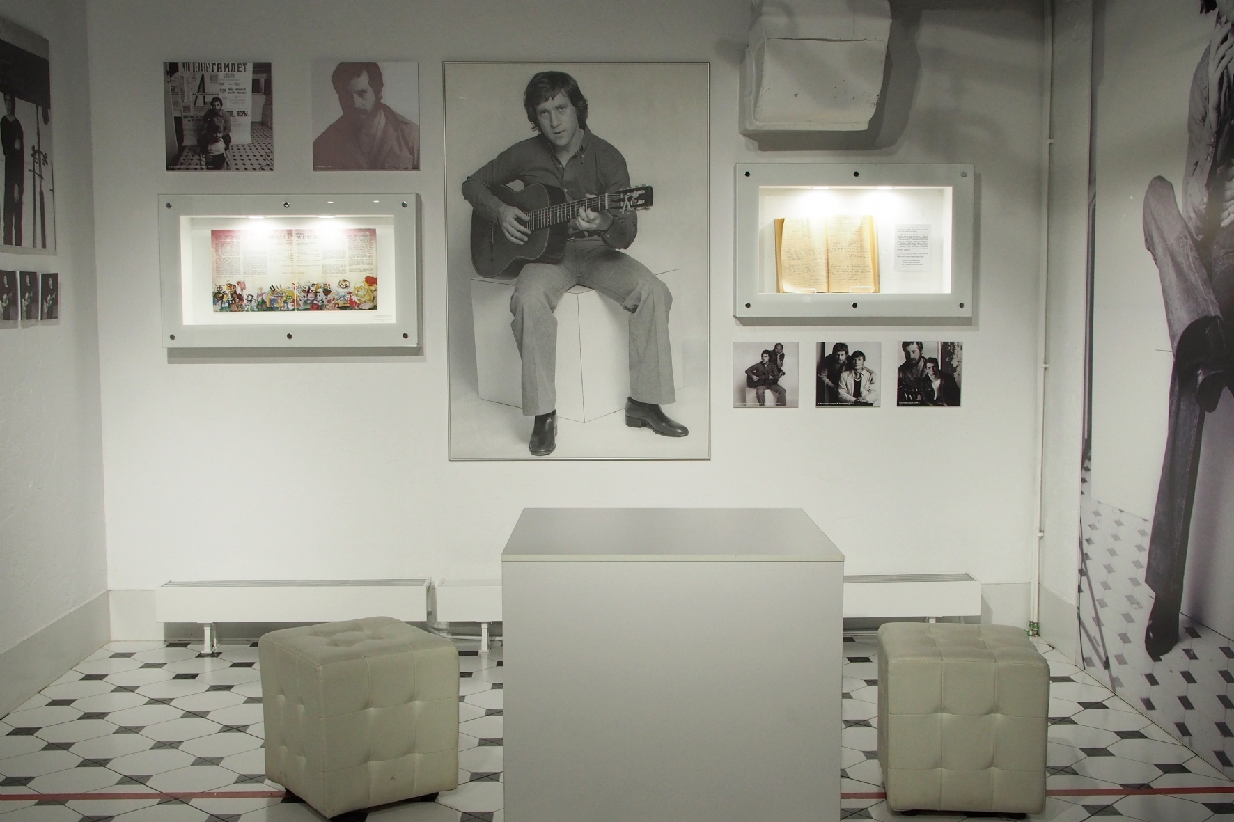 Фотографии Валерия Плотникова в Музее Владимира Высоцкого.