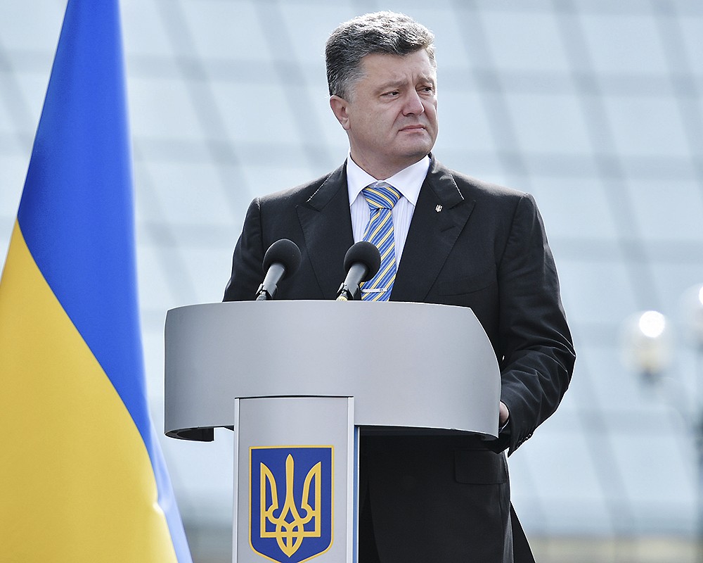 Президент Украины Петр Порошенко во время выступления на военном параде в честь 23-й годовщины независимости Украины