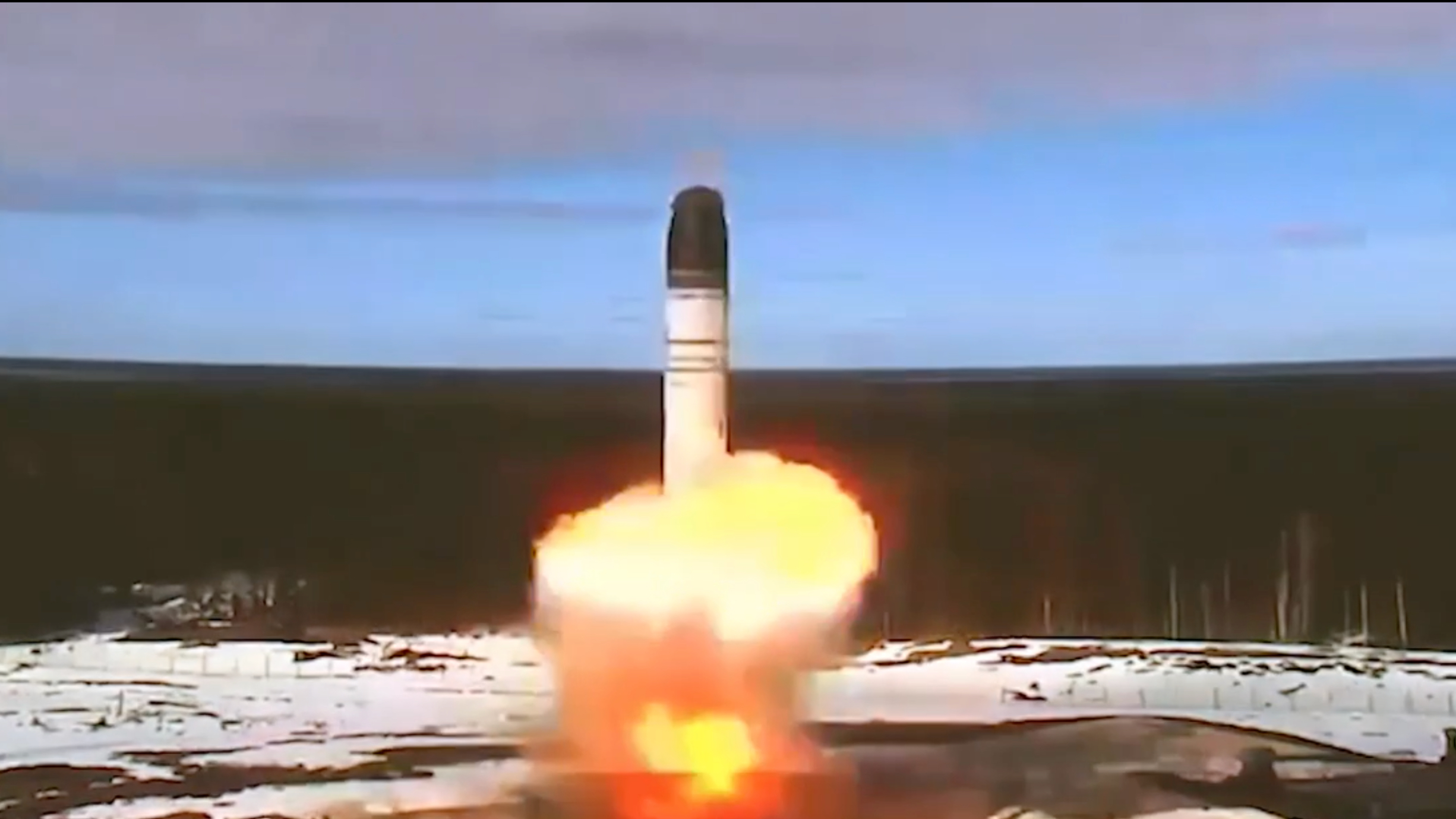Пуск ракеты «Сармат» с космодрома Плесецк в рамках испытаний. Видео
