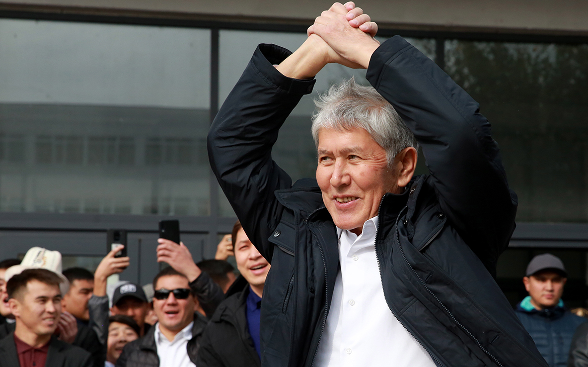 Суд в Киргизии оправдал экс-президента Атамбаева по делу о беспорядках