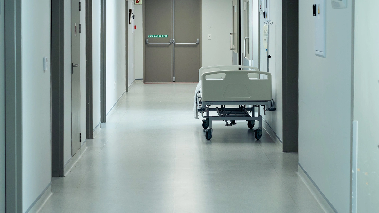 Скончался эвакуированный на президентском борту из Китая ребенок