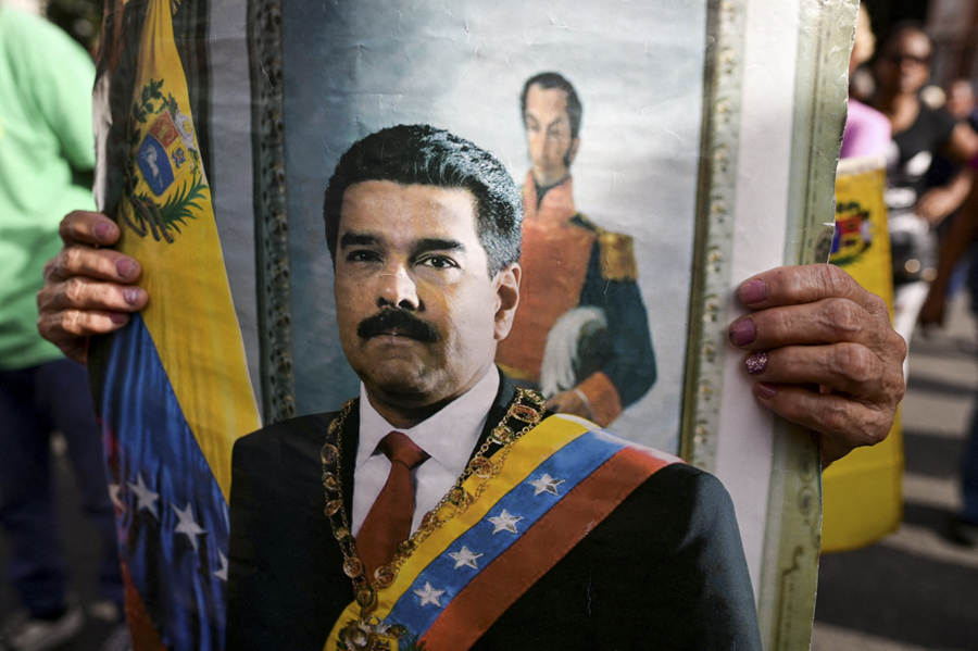 5 января в Нью-Йорке Николас Мадуро и его жена Силия Флорес предстали перед судом. Присягу в качестве временного главы государства принесла вице-президент Делси Родригес.