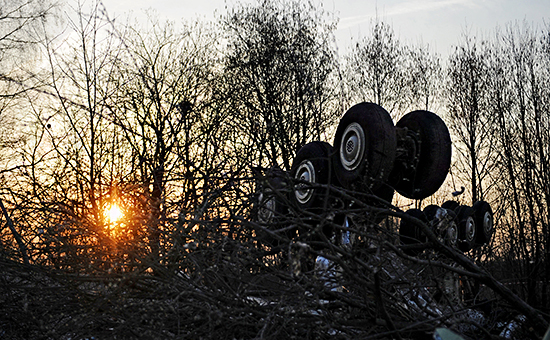 Обломки Ту-154,&nbsp;самолета президента Польши Леха Качиньского,&nbsp;потерпевшего крушение под Смоленском. Фото: 11 апреля 2010 года


