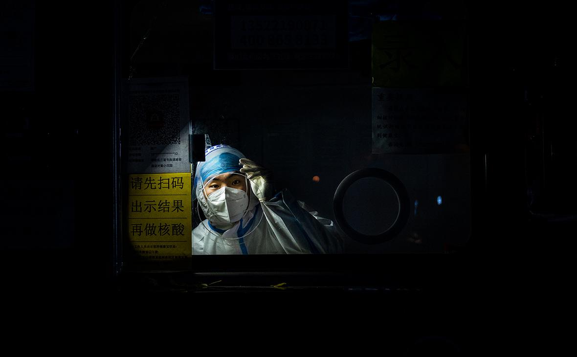 В Китае выявили рекордное за пандемию число случаев заражения COVID-19