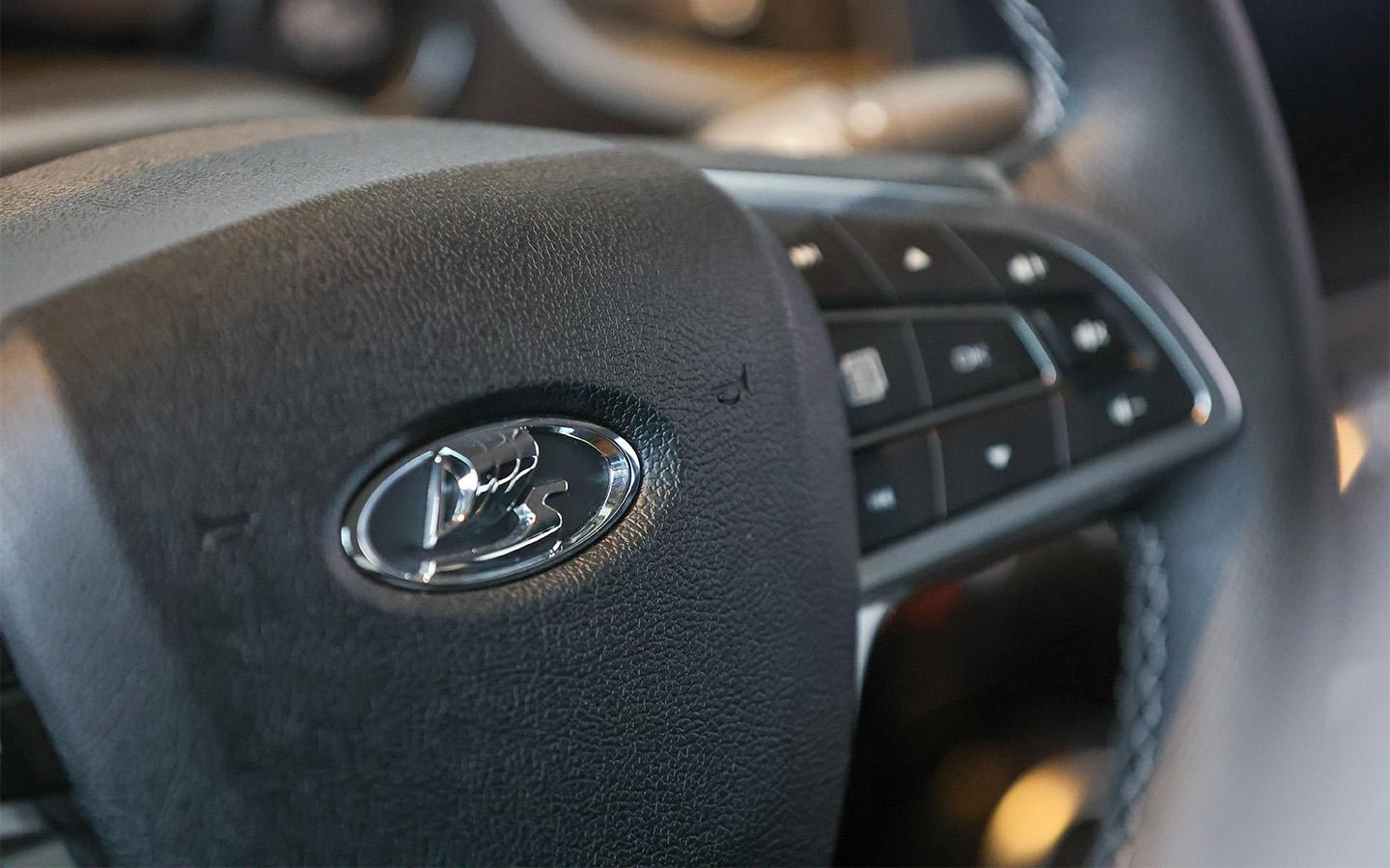 АвтоВАЗ ответил на публикации о ДТП с Lada Vesta из-за заклинившего руля