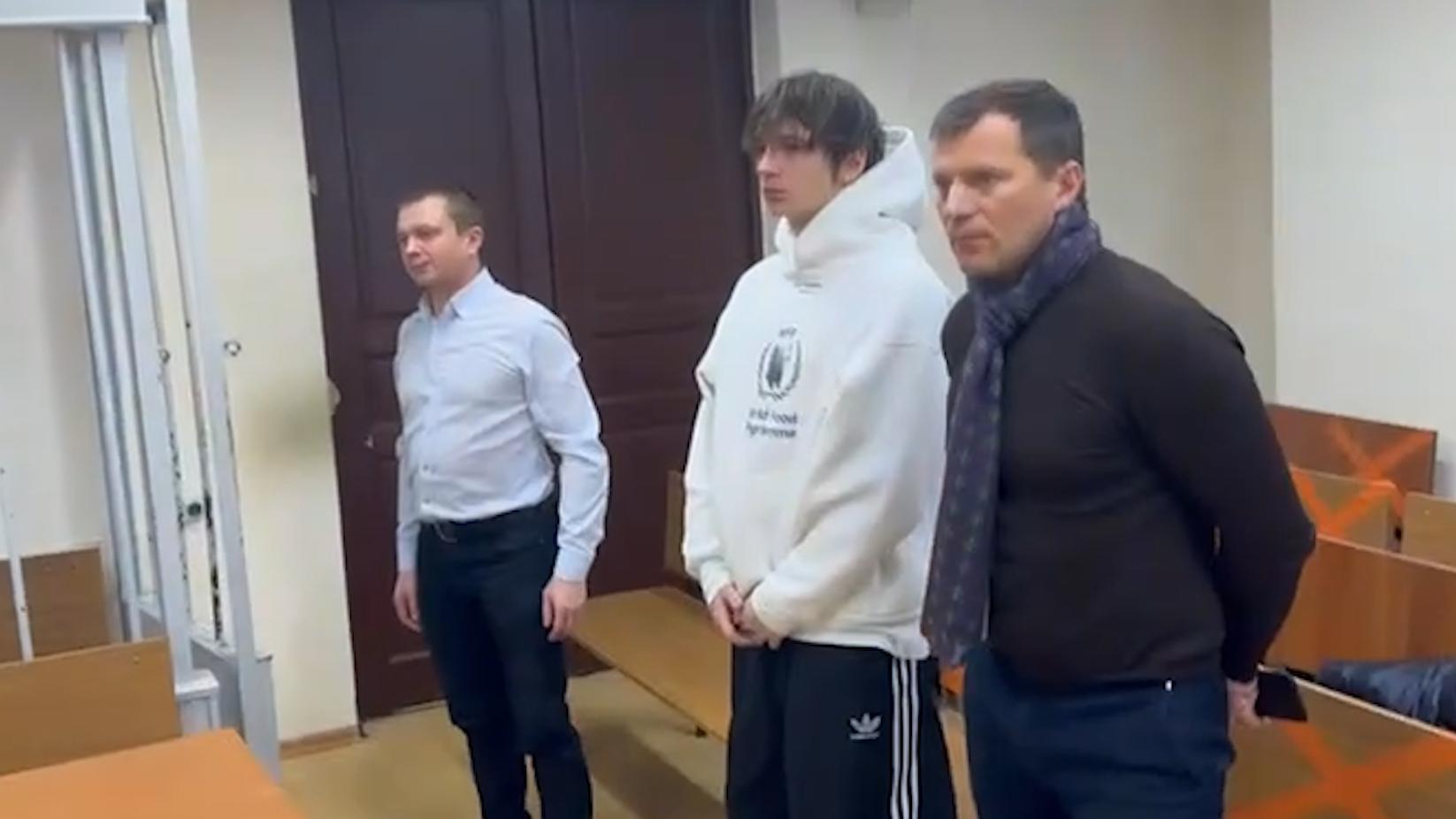 Рэпера Vacio арестовали на 15 суток после «голой» вечеринки Ивлеевой — РБК