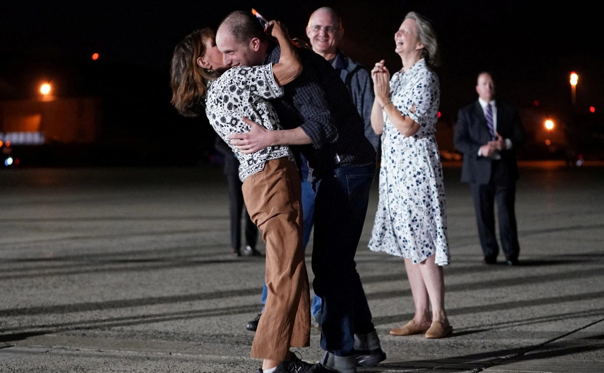 Nathan Howard / Reuters