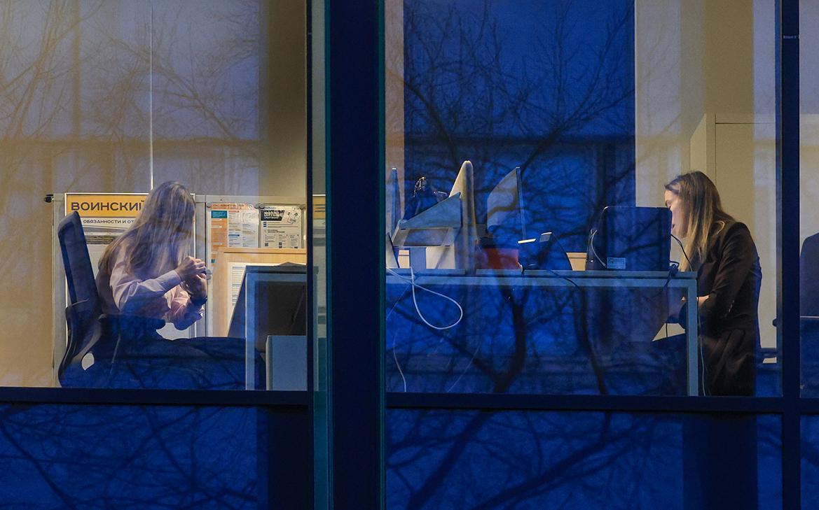 ЦБ указал, что компании планируют более умеренные индексации зарплат