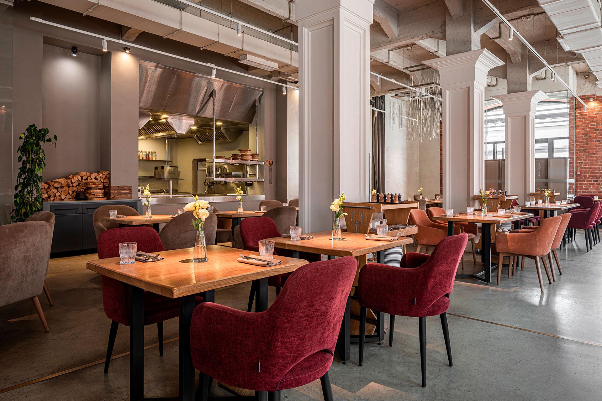 Интерьер ресторана &laquo;Uhvat&raquo;