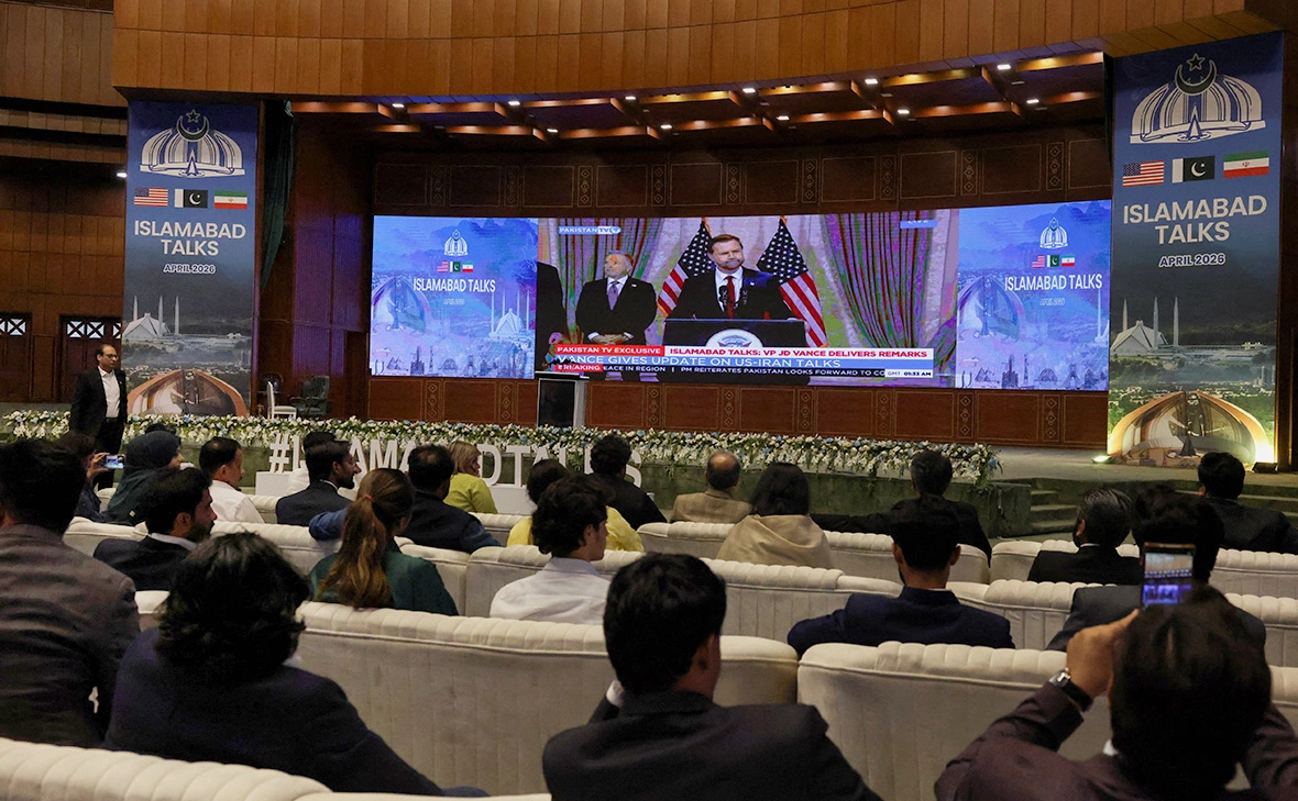 Akhtar Soomro / Reuters