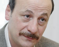Суд отклонил иск уволенного главы "Микрохирургии глаза" Х.Тахчиди против Минздрава РФ 