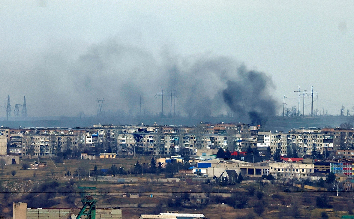 Clodagh Kilcoyne / Reuters