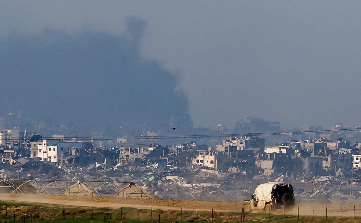 Clodagh Kilcoyne / Reuters