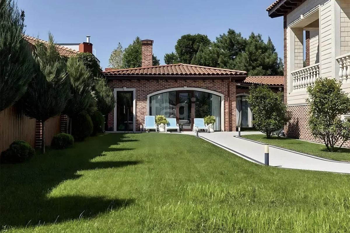 Как выглядят самые дорогие продающиеся в мегаполисах России дома