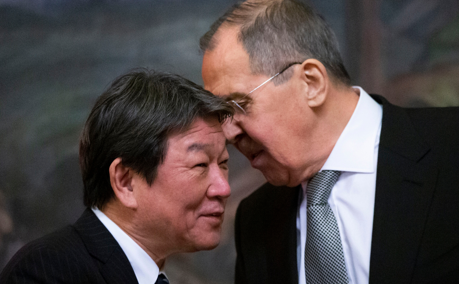 Глава МИД Японии&nbsp;Тосимицу Мотэги и министр иностранных дел России Сергей Лавров