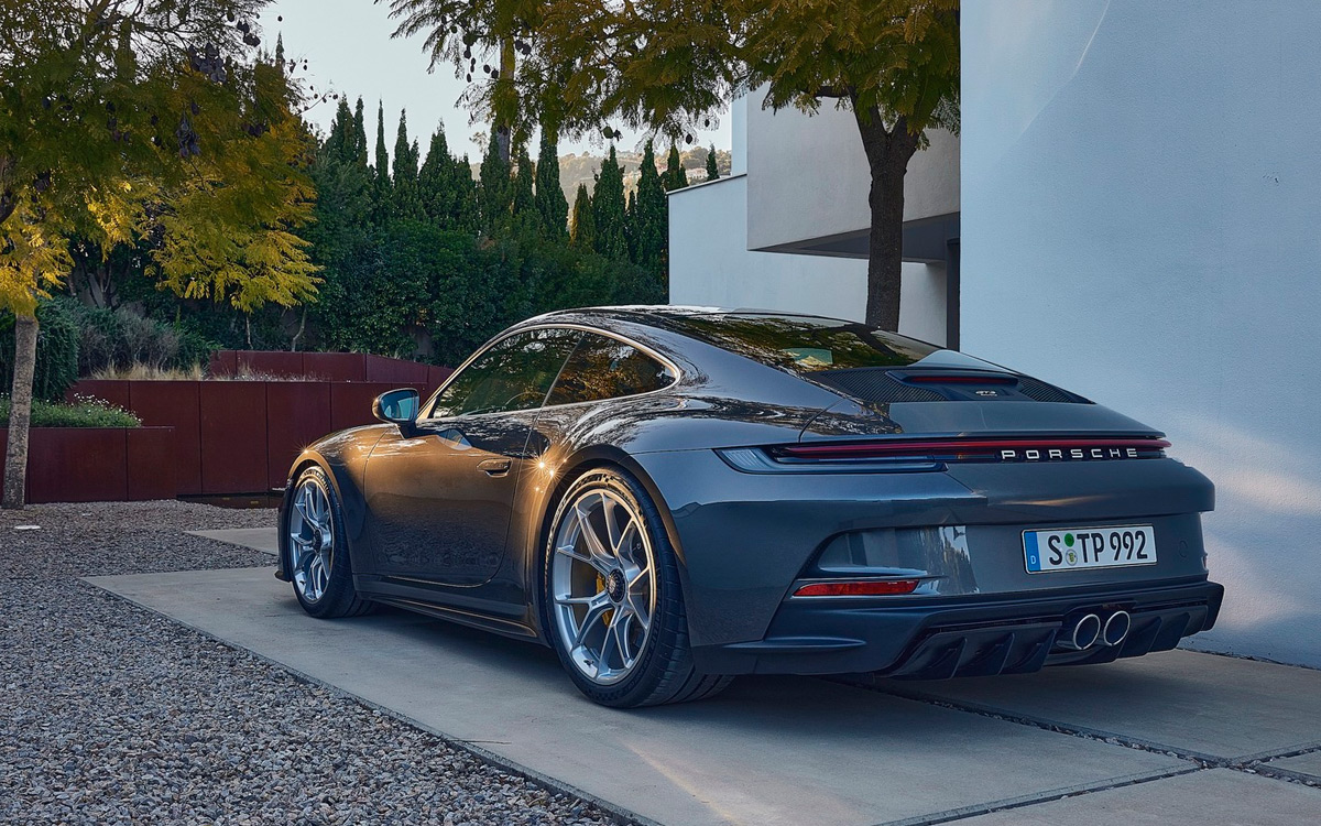 Porsche назвала российскую стоимость новой версии суперкара 911 GT3