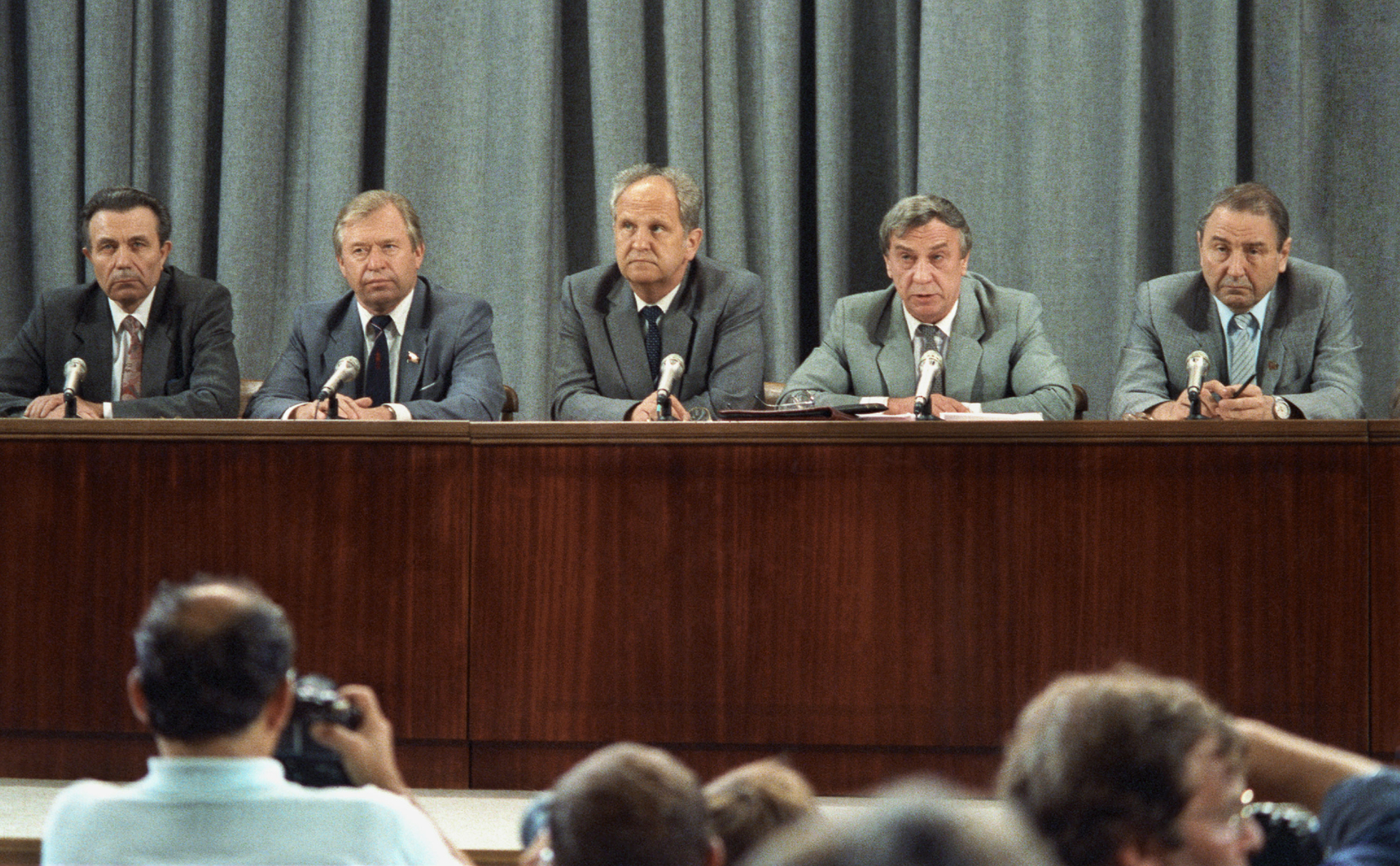 Члены Государственного комитета по чрезвычайному положению в СССР