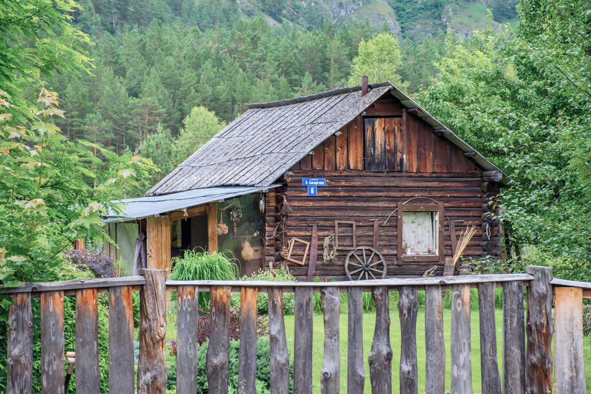 Деревянный дом в селе Аскат