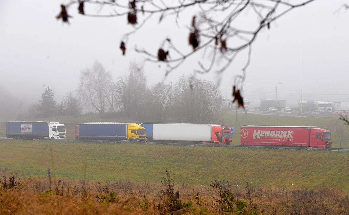 Lukašenko ocenjuje litovsko politiko glede mejne situacije kot neumnost, več kot 1800 litovskih tovornjakov je obtičalo v Belorusiji