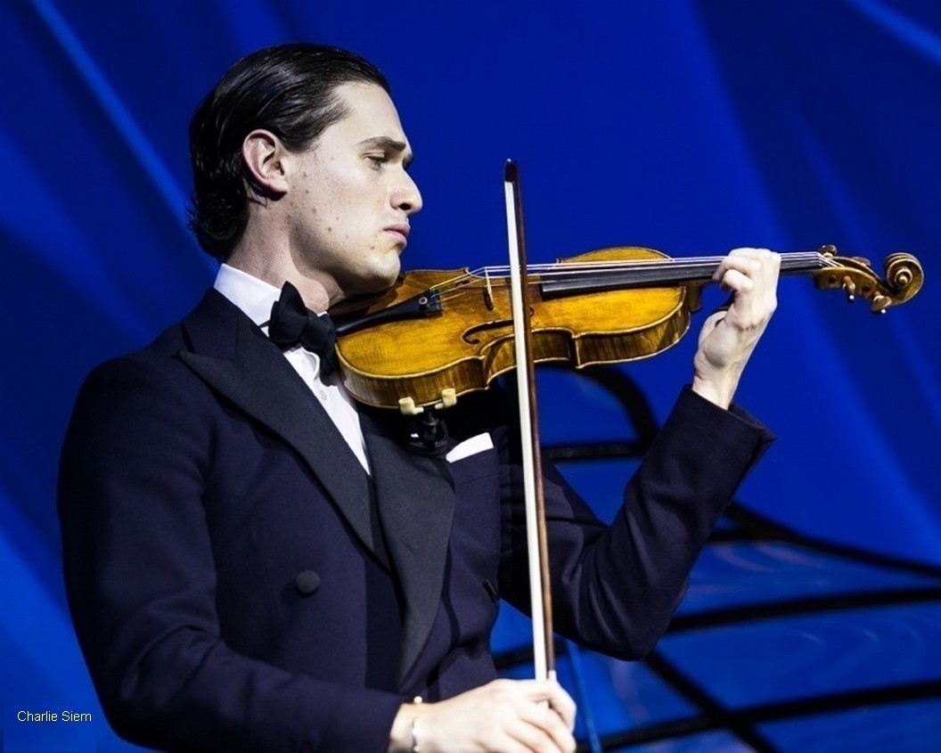 Фоторепортаж: концерт скрипача Charlie Siem в Петербурге