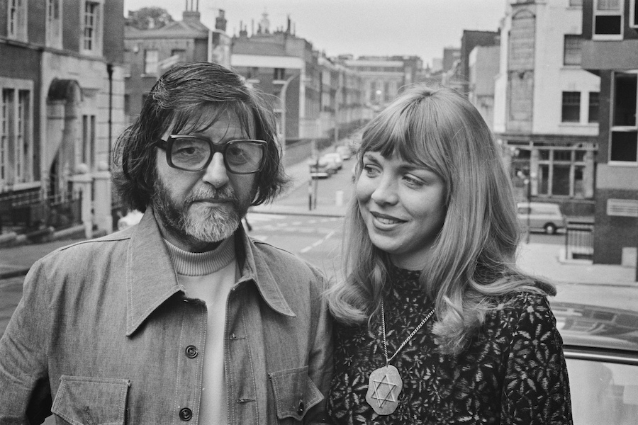 Джордж Харрисон Маркс с супругой Тони, 1974 год