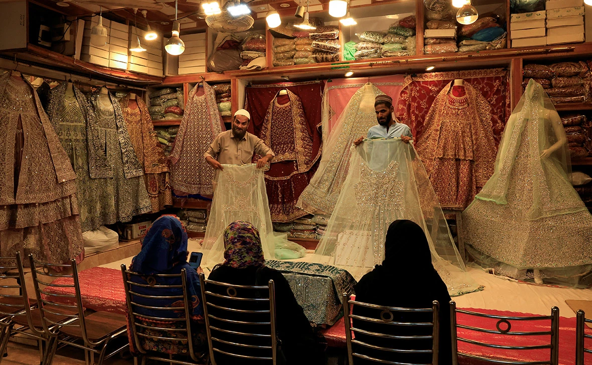 Akhtar Soomro / Reuters