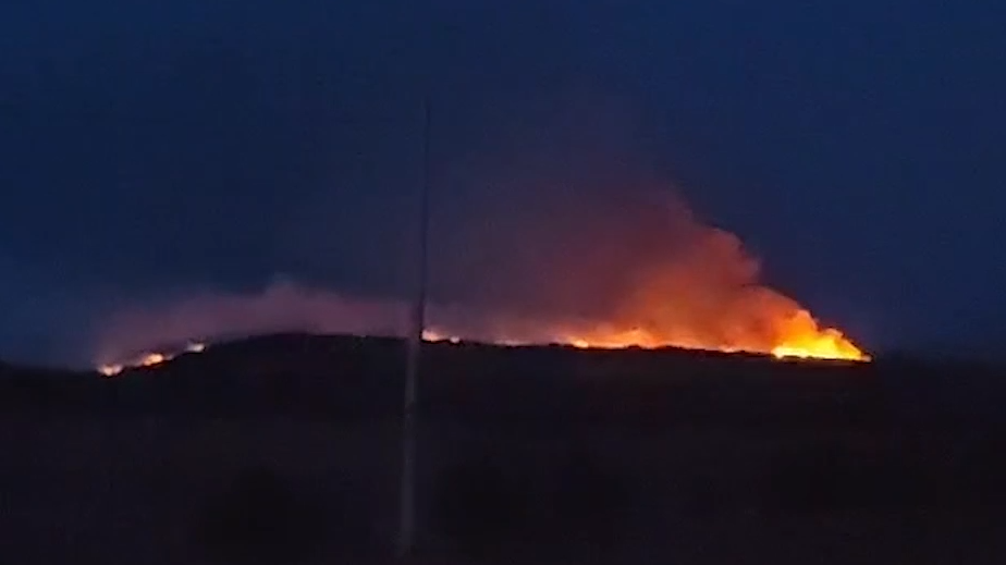 В Омской области загорелась свалка вблизи жилых домов