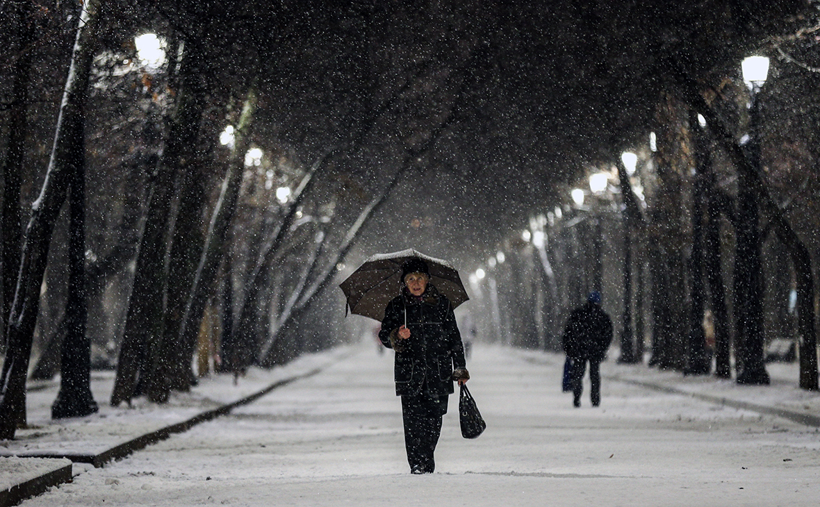 Жителей Кубани предупредили о мокром снеге, гололеде и сильном ветре