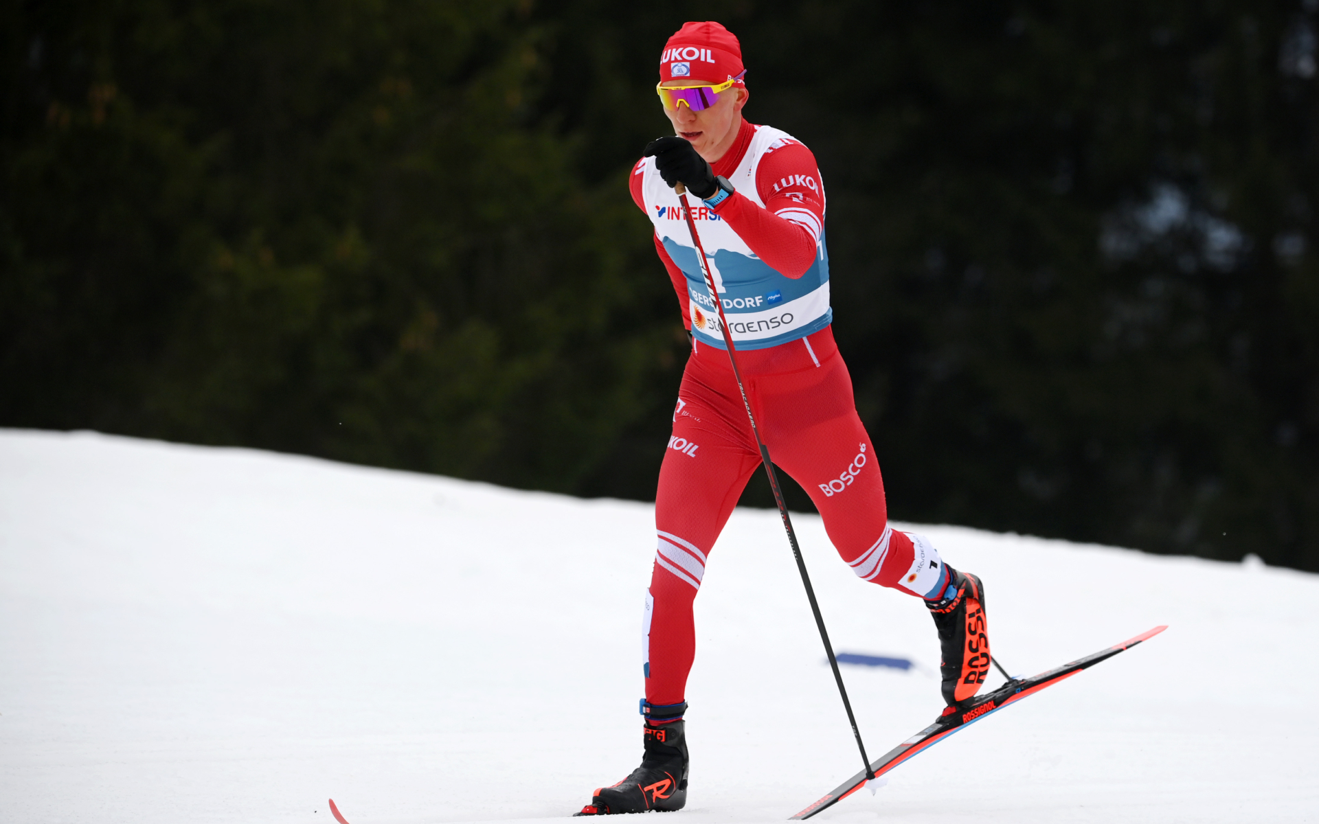 Лидер сборной России по лыжным гонкам Александр Большунов