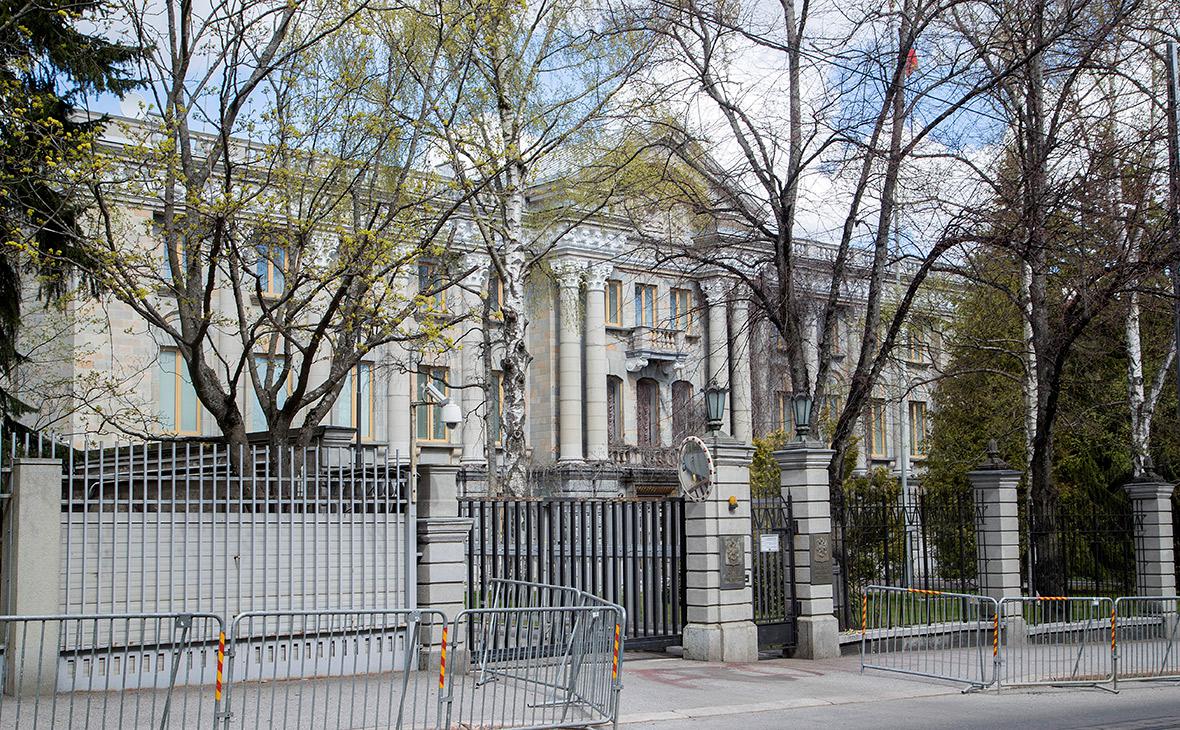 Россия вышлет 9 дипломатов и закроет консульство Финляндии в Петербурге"/>













