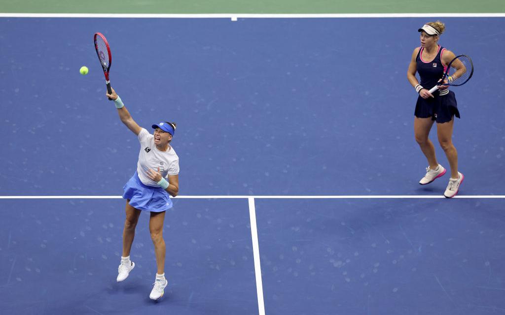 Звонарева в 39 лет вышла в финал четвертого в сезоне турнира WTA в парах