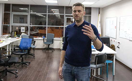 Оппозиционер Алексей Навальный в офисе Фонда борьбы с коррупцией