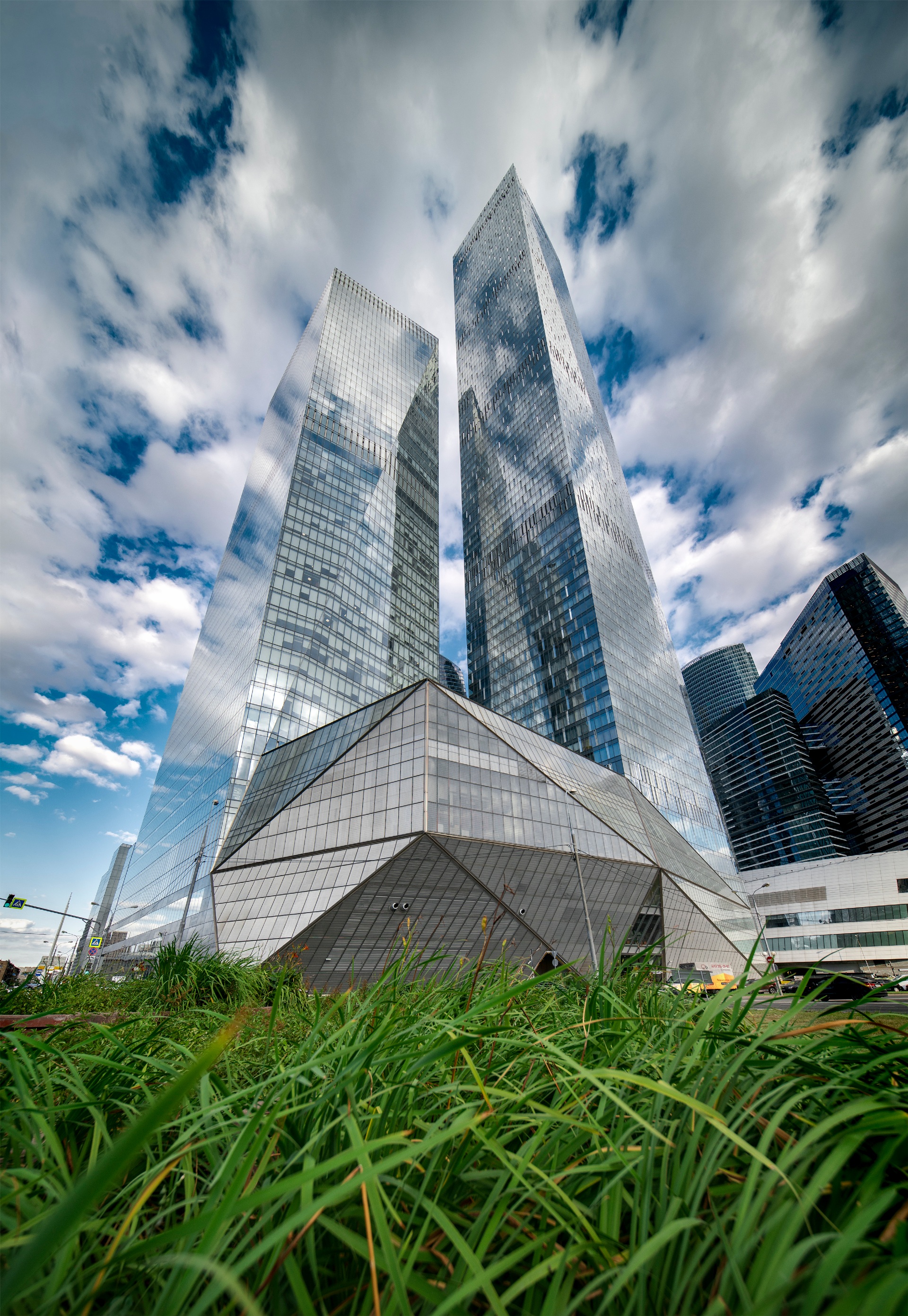 City tower. МФК око, Москва. Око Тауэр Москва Сити. Здание око Москва Сити. МФК Москва Сити.